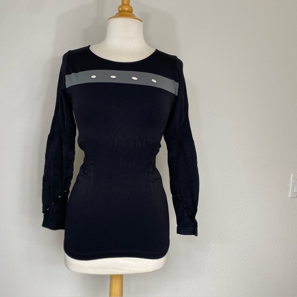 Alala Women's Black Gray Perforated Long Sleeve Stretch Top Size XS Athleisure - Picture 1 of 16